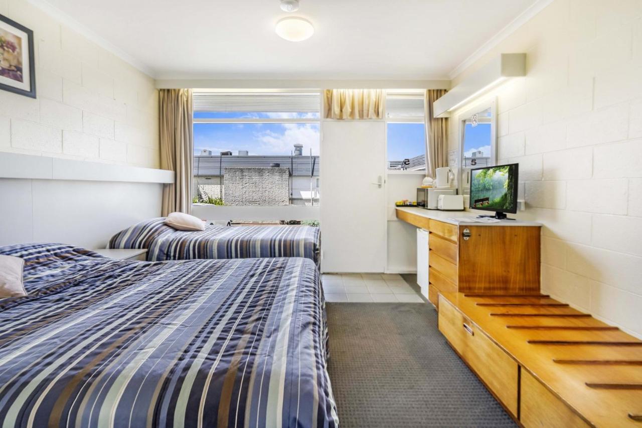 Top Of The Town Hotel Motel Burnie Exterior foto